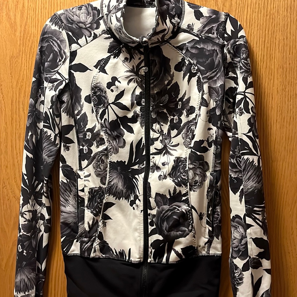 Lululemon Size 8 Jacket